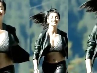 Shruthi Hassan Hot Bosoms Bounce