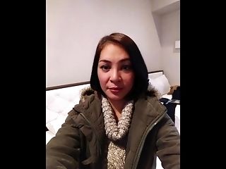 45yrs Old Filipina Mommy Finger-tickling Herself So Raw Till She Comes