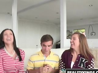 Realitykings - Moms Bang Nubiles - Kendra Enthusiasm Logan Pierce Maddy Oreilly - Tag Team